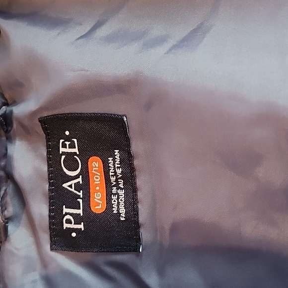 Children's Place boys puffer coat - Picture 2 of 4